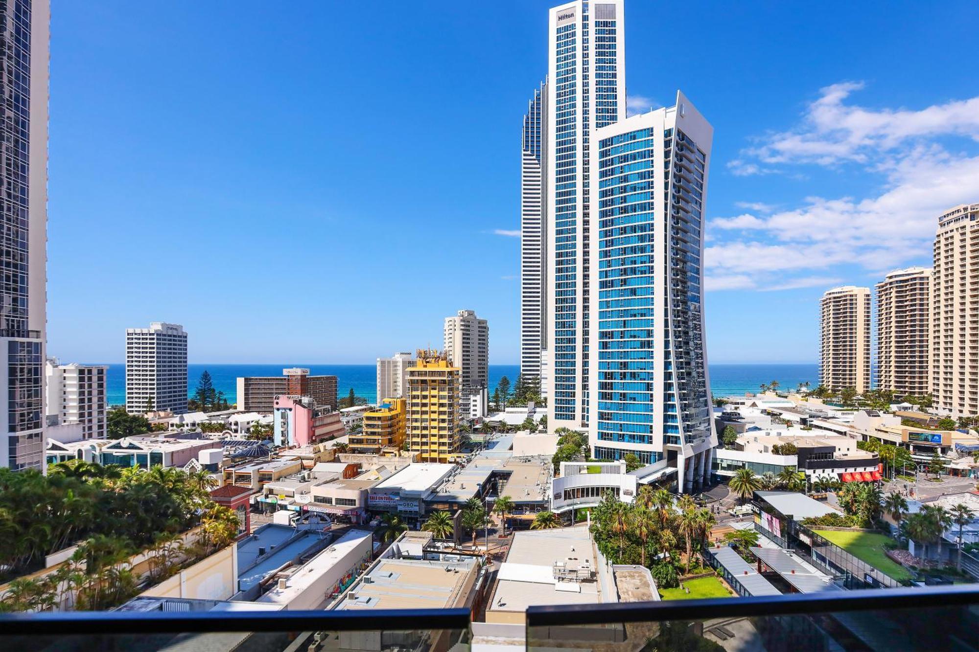 Circle On Cavill 2, 3, 4 & 5 Bedroom Skyhomes & Sub Penthouses By Gold Coast Holidays Dış mekan fotoğraf