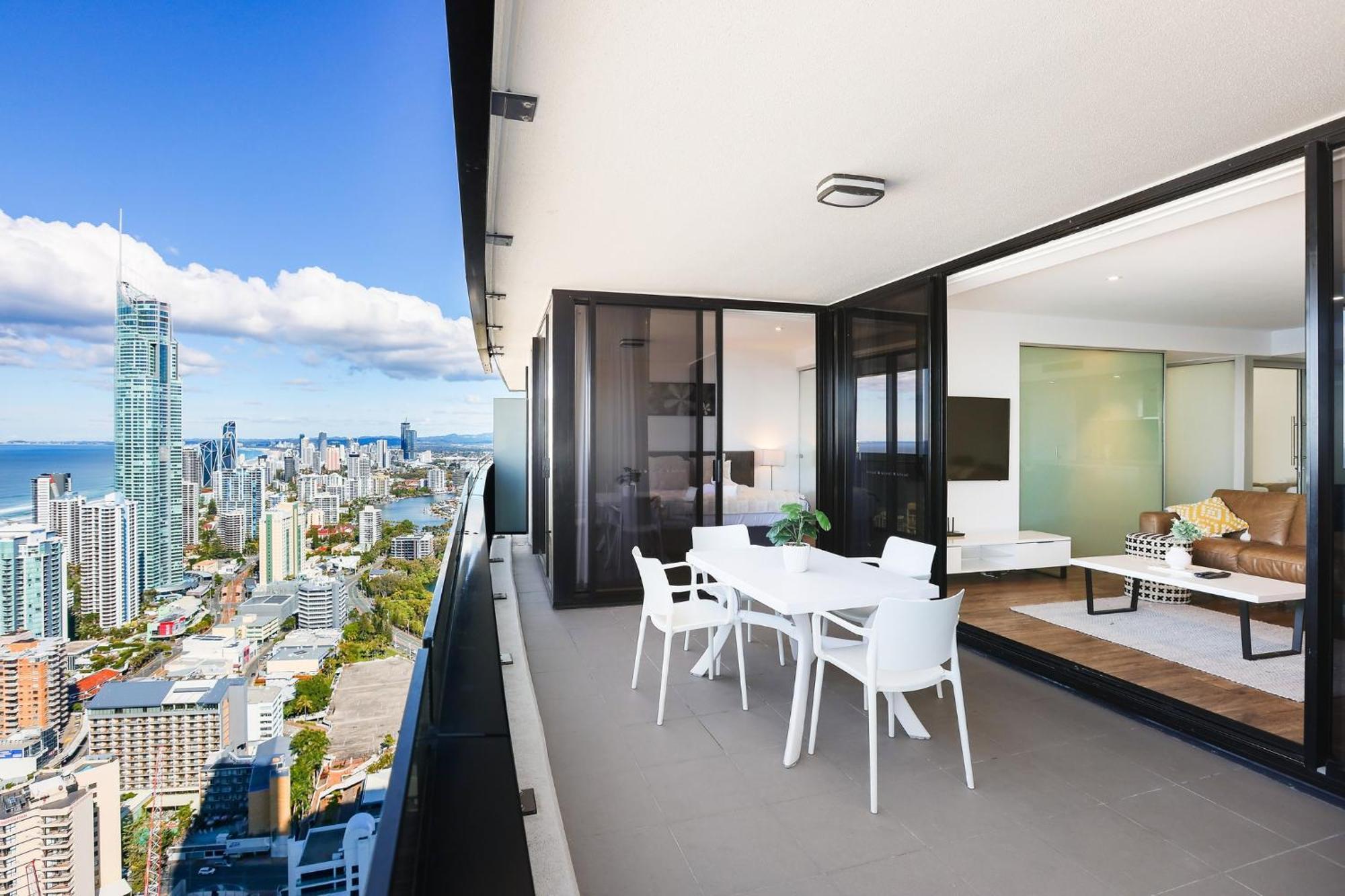 Circle On Cavill 2, 3, 4 & 5 Bedroom Skyhomes & Sub Penthouses By Gold Coast Holidays Dış mekan fotoğraf
