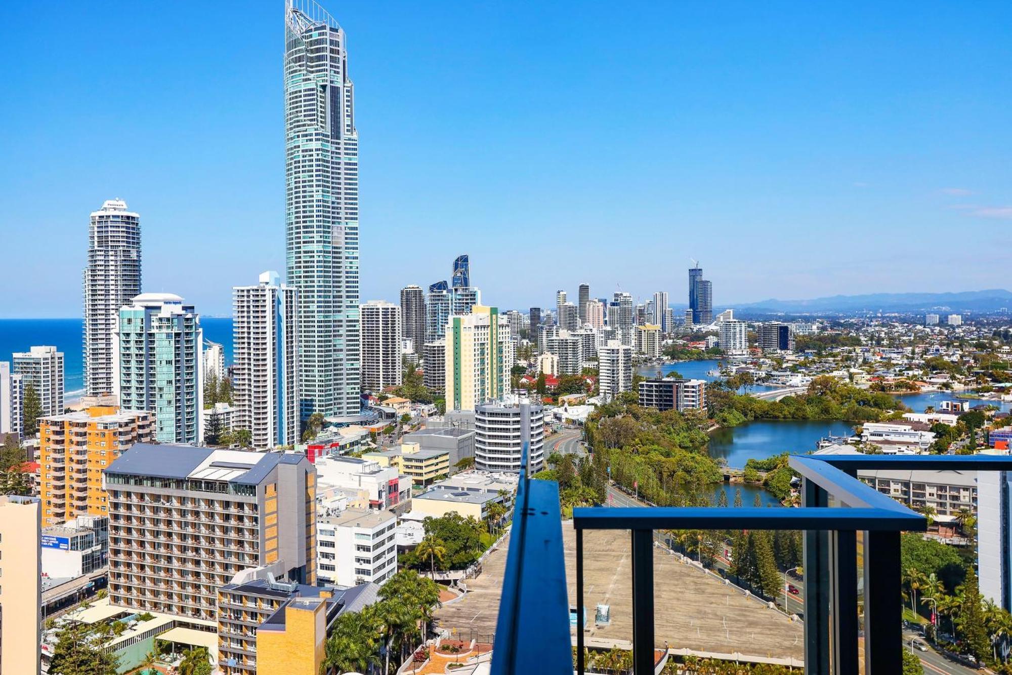 Circle On Cavill 2, 3, 4 & 5 Bedroom Skyhomes & Sub Penthouses By Gold Coast Holidays Dış mekan fotoğraf